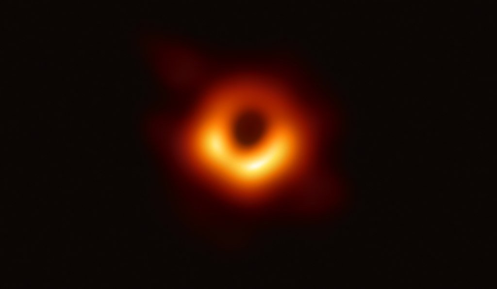 ماهیت سیاهچاله از انرژی تاریک